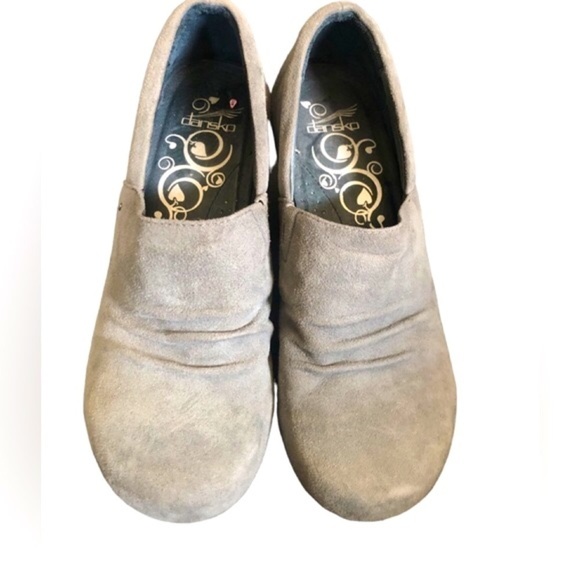 Dansko Nori Gray Suede Studded Slip In Heels 39/ 8.5-9 Round Toe Classic Style - Picture 4 of 8